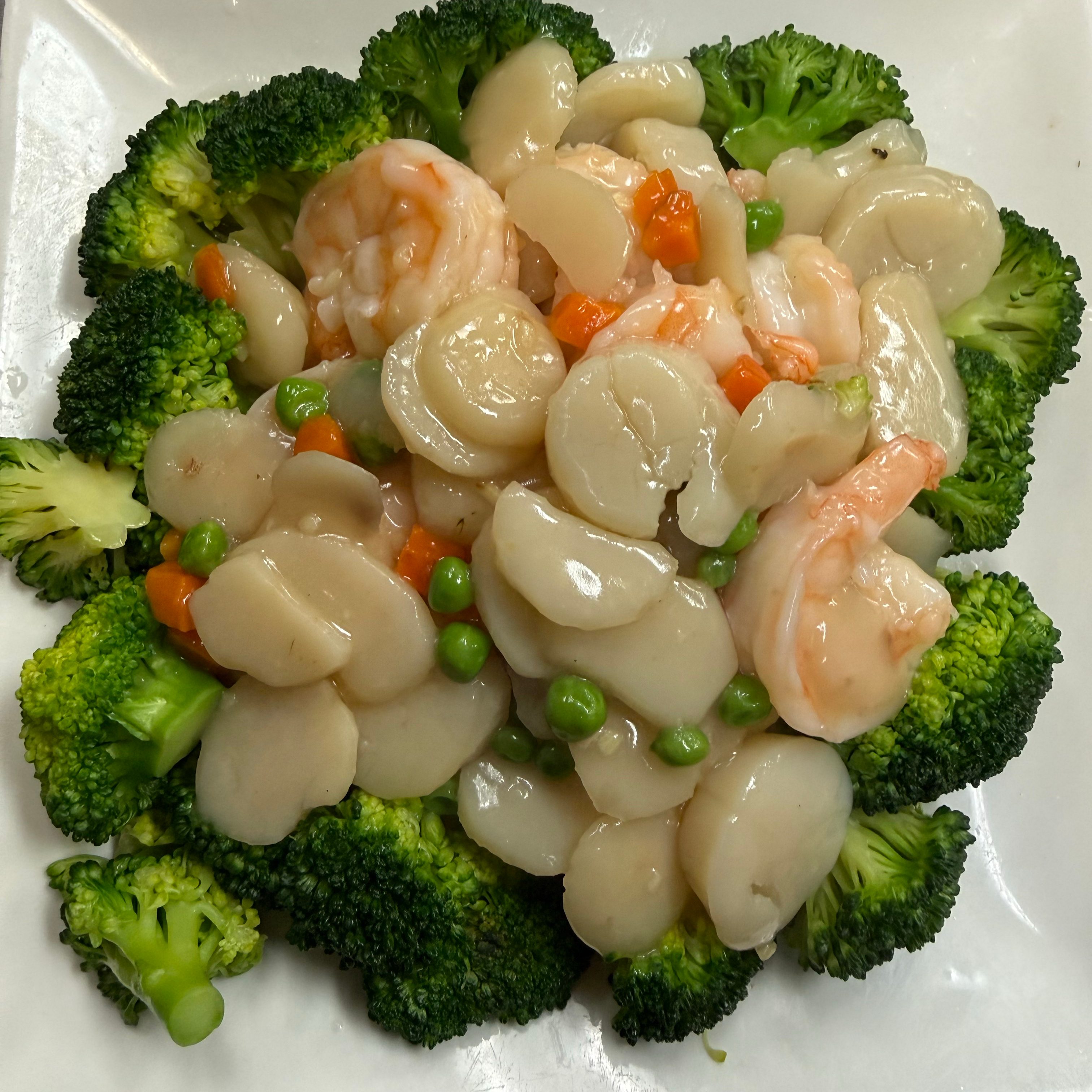 Sautéed Shrimp & Scallops Chef's Special.